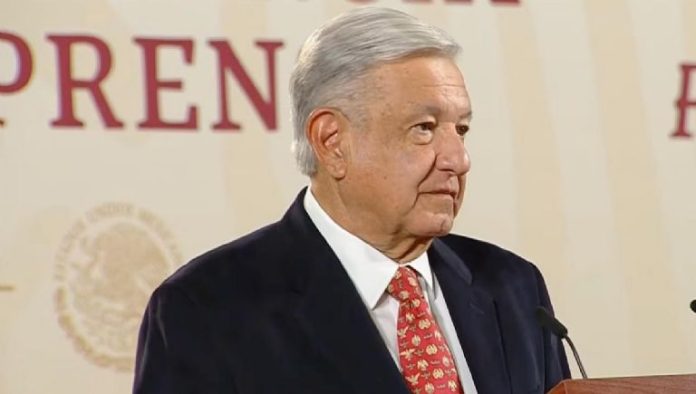 AMLO confirma 5 desaparecidos por explosiones en Veracruz