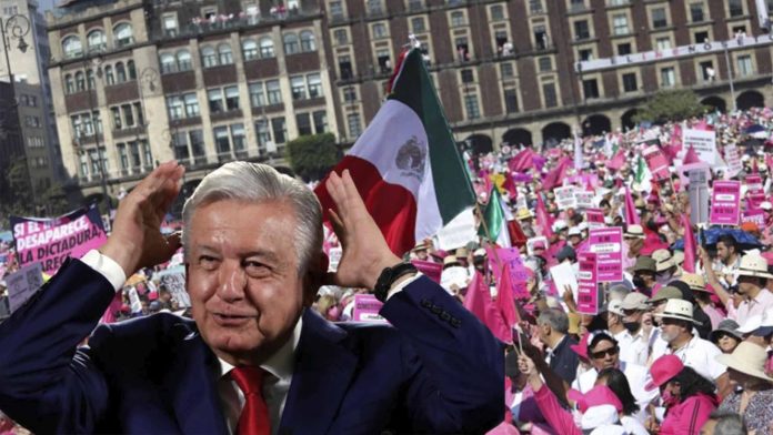 ‘A quienes marcharon a favor del INE no les importa la democracia’: AMLO