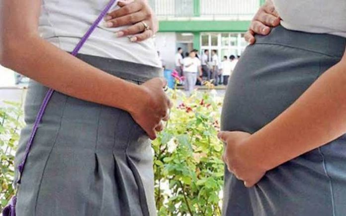 Incrementa embarazo adolescente en 30 municipio de Michoacán