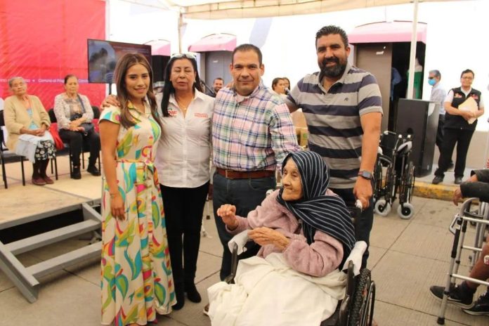 A través del DIF Municipal entrega Gobierno de Tarímbaro apoyos a sectores vulnerables