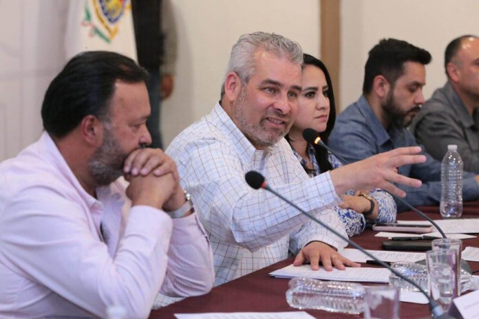 Instala Bedolla Comité de Participación Ciudadana para mejorar el mercado de Pátzcuaro