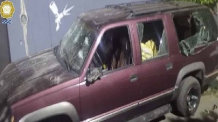Apedrean autos de sus vecinos