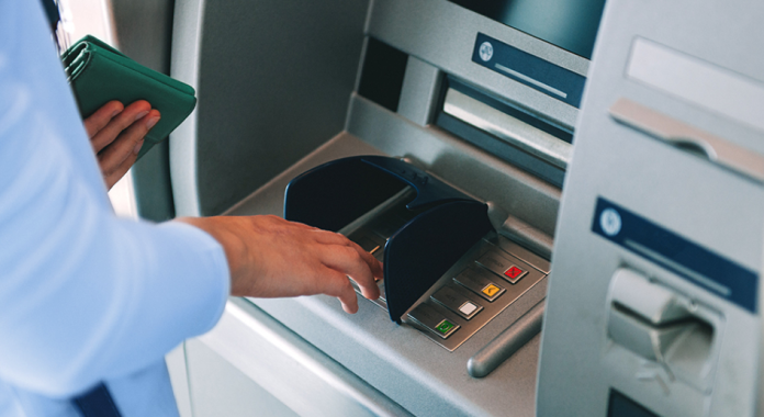 Este es el nuevo modus operandi para robar a adultos mayores en cajeros automáticos en Morelia