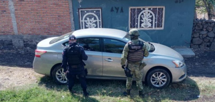 En Jacona, SSP y Sedena recuperan dos vehículos, robados momentos antes