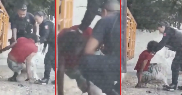 Captan a policías agrediendo a un indigente 