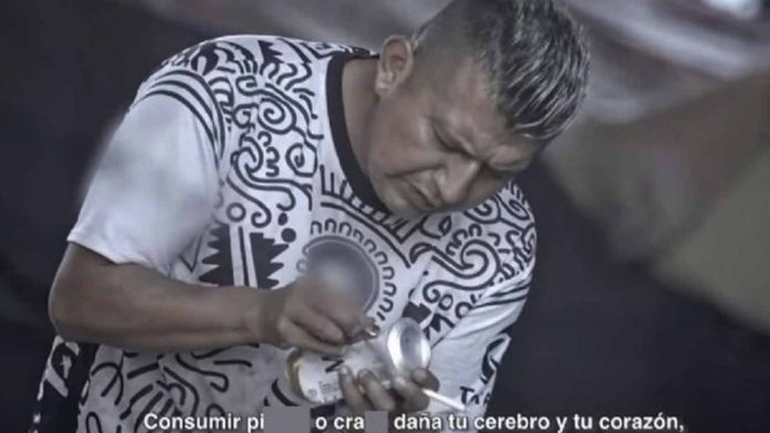 Comercial contra las adicciones muestra a un hombre usando playera del América