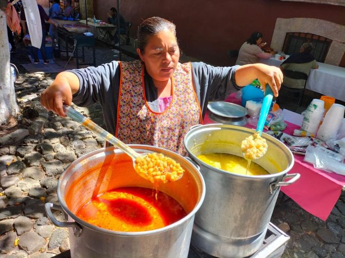 Más de 300 mil pesos recaudó el Mercadito Rural