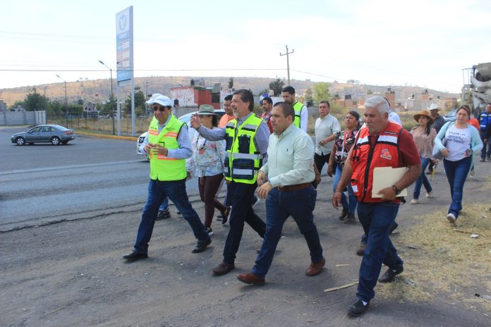 Recorre Bladimir González tramo a ampliar en la Morelia–Zinapécuaro