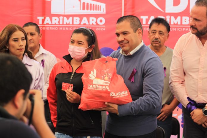 Inicia Bladimir González programa Unidos con las Jefas de Familia en Tarímbaro