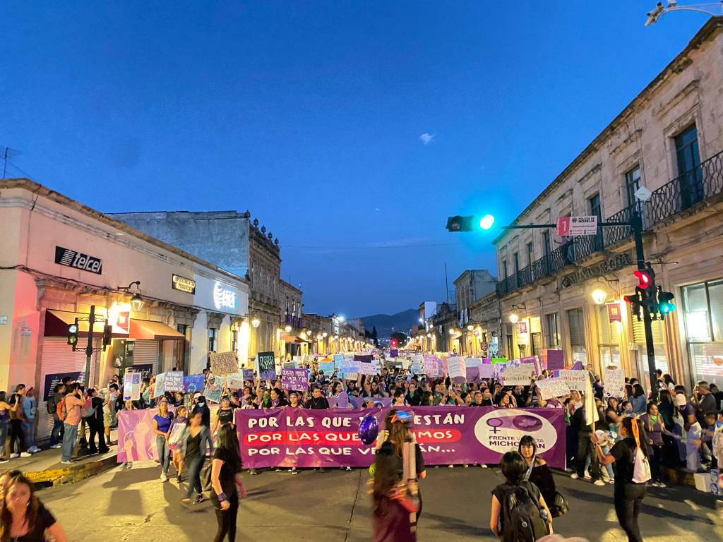 Histórica, multitudinaria y ejemplar, la marcha violeta del 8M en Morelia Histórica, multitudinaria y ejemplar, la marcha violeta del 8M en Morelia