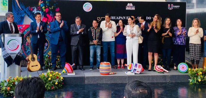 Promueven Tianguis Artesanal de Domingo de Ramos en el Senado de la República