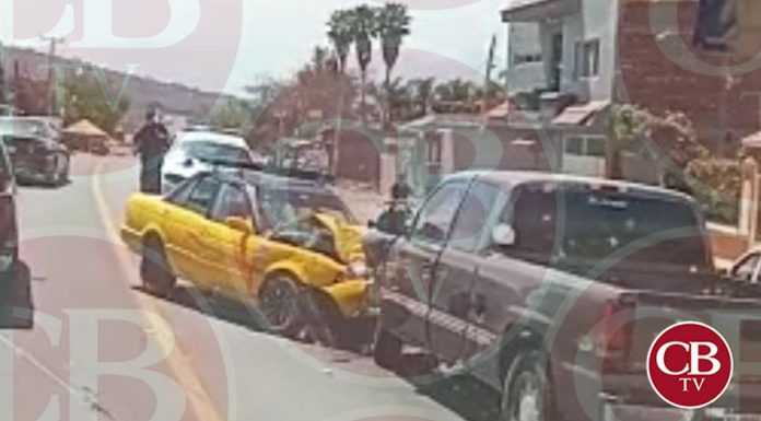 Camioneta choca y mata a taxista en Zamora