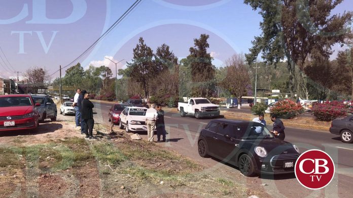 Choque múltiple en la salida a Charo, a la altura del CETis 120