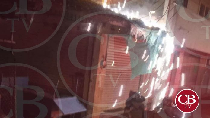 Incendio consume locales en el mercado San Francisco en Uruapan