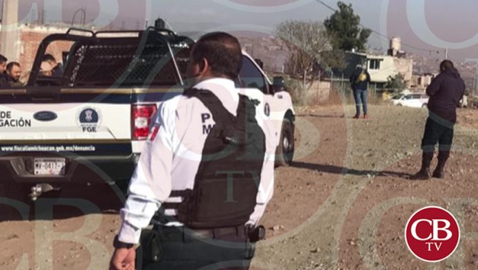 Saca una pistola para atacar una camioneta y una vivienda en Morelia