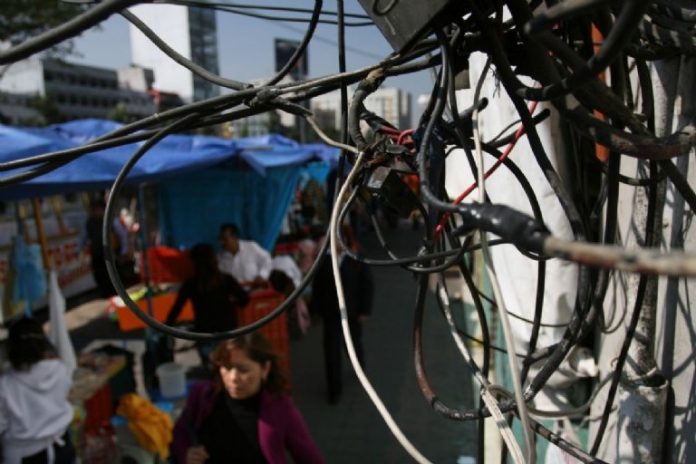 CFE: Podrías recibir una multa de más de 200 mil pesos si tienes 