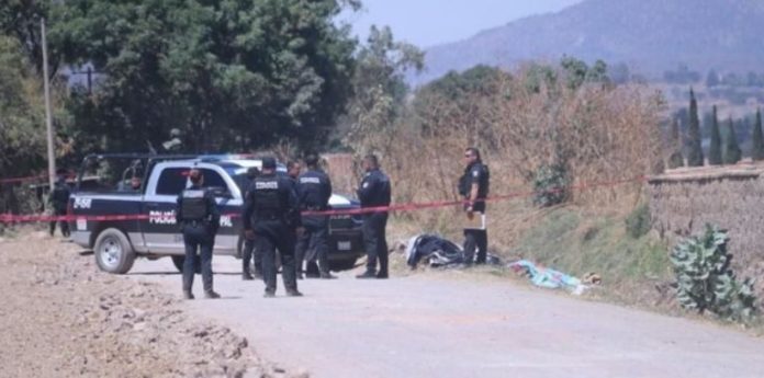Asesinan a golpes a una pareja frente a su bebé