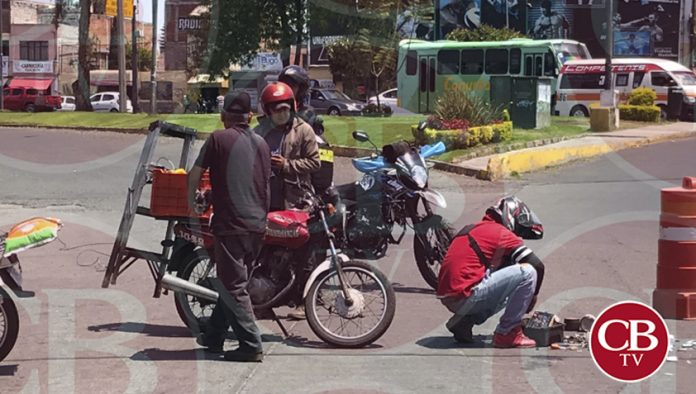 Motociclista atropella a una mujer en la avenida Nocupétaro