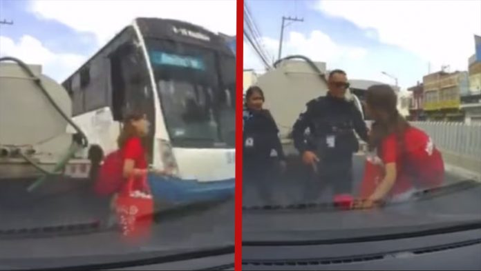 Mujer se salva de ser atropellada por autobús