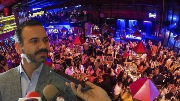 De manera vulgar y excesiva Yankel Benitez, otorga permisos a bares y antros en Morelia