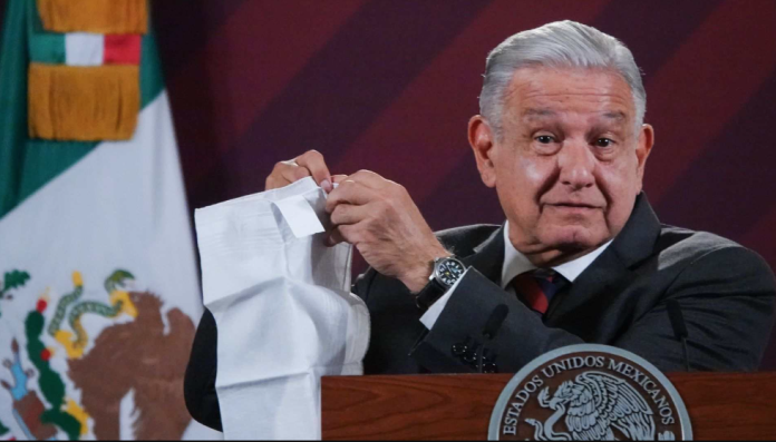 AMLO envía iniciativa para desaparecer 18 órganos administrativos