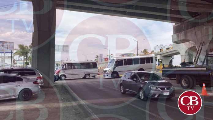 Choferes de camiones urbanos bloquean todos los accesos a Morelia