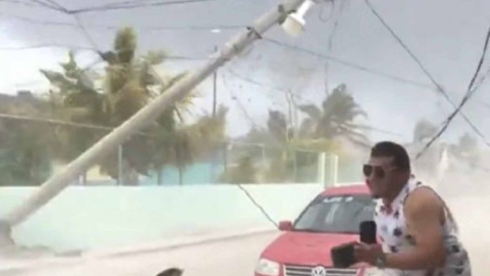 Turbonada causa pánico y destrucción en Yucatán
