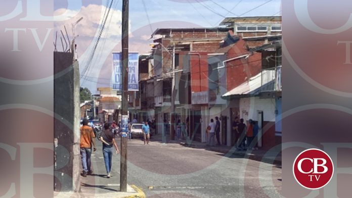 Le quitan la vida a balazos en la Ramón Farías de Uruapan