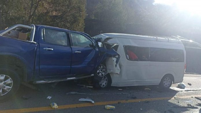 Mueren 4 niños basquetbolistas en un fatal accidente automovilístico en Oaxaca