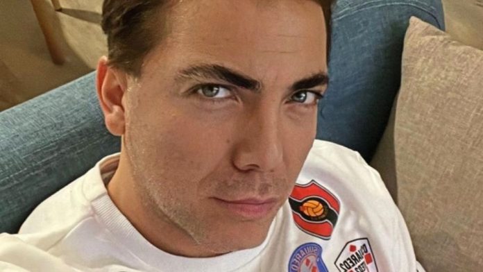 VIDEO: Cristian Castro es acusado por modelo de supuestamente ofrecerle un encuentro íntimo