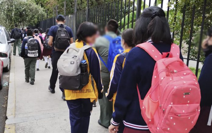 Más de un millón doscientos mil estudiantes regresan a clases en Michoacán