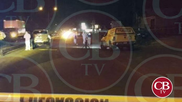 Intentó cruzar la carretera Morelia-Salamanca y lo mata un auto