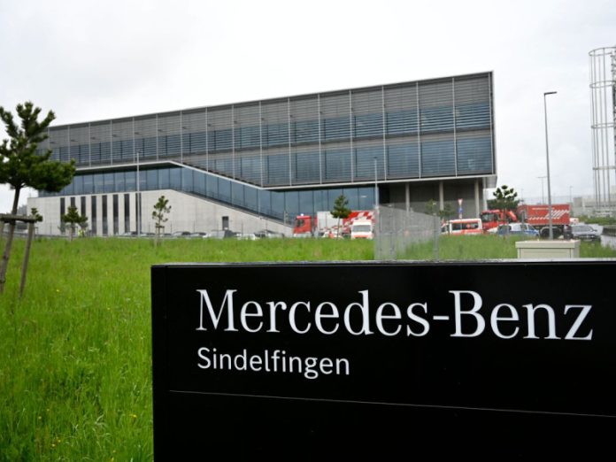 VIDEO: Un tiroteo deja dos muertos en una planta de Mercedes-Benz