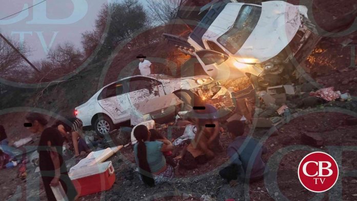 Un niño muerto y 10 heridos deja choque de autos en Parácuaro