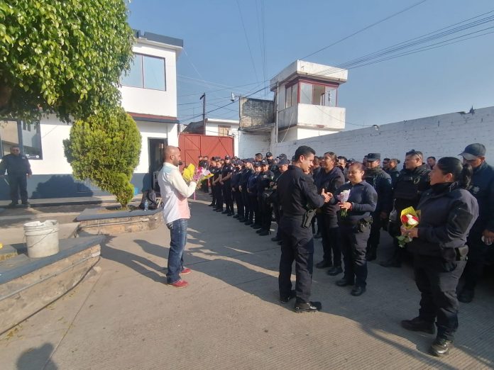 Alcalde de Pátzcuaro reconoce labor de las mujeres policías