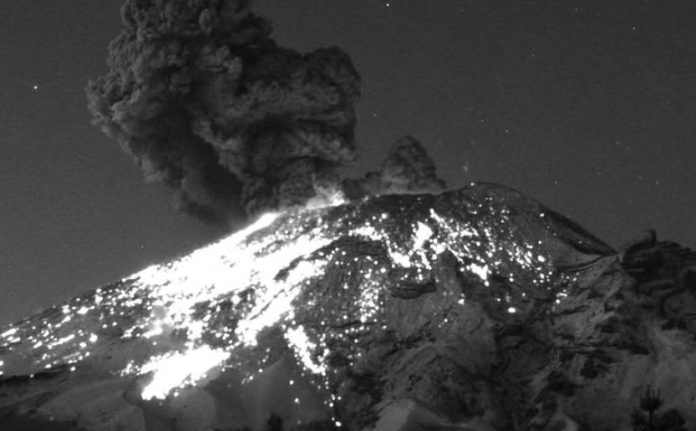 Tras caída de ceniza del Popocatépetl, suspenden clases presenciales en 11 municipios