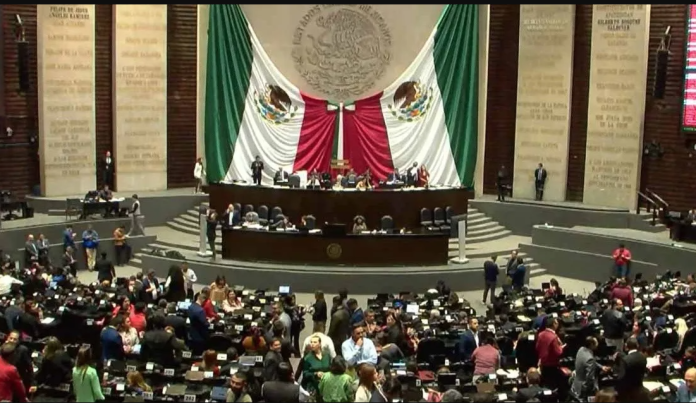 Aprueban ley para reducir edades mínimas de ser diputado y secretario