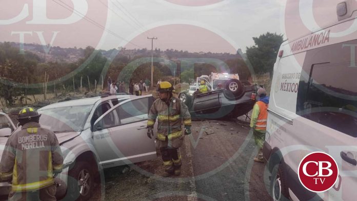 Cerrada la salida a Charo por choque-volcadura
