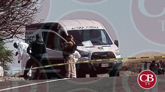 Encuentran pareja baleada a la orilla de la carretera en Opopeo