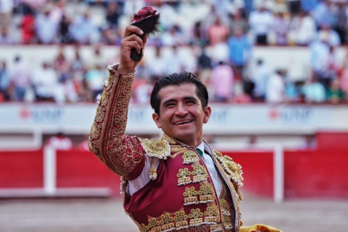 Joselito Adame es cornado en la Plaza Monumental de Aguascalientes