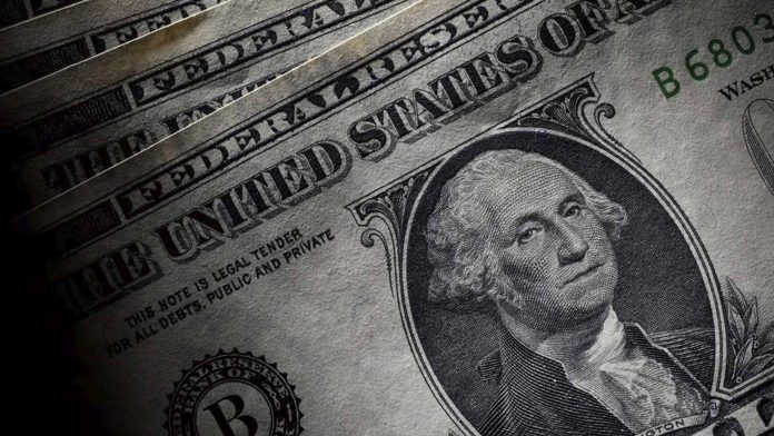 Precio del dólar inicia en $17.99 este martes