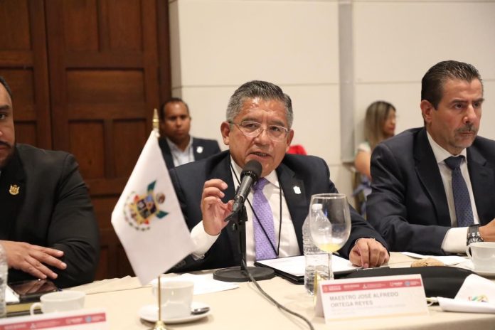 El titular de la SSP Michoacán, José Alfredo Ortega Reyes, acudió a la Primera Reunión de la Zona Occidente 2023, de la Conferencia Nacional de Secretarias y Secretarios de Seguridad Pública.