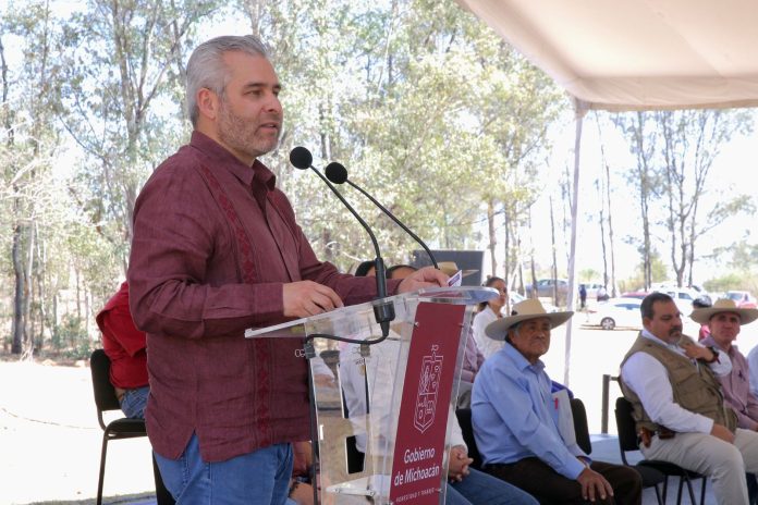 Bedolla decreta Área Natural Protegida al cerro del Águila