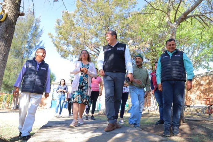 Las maestras y maestros son los principales actores en la transformación de Michoacán: JC Barragán