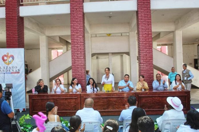 Itzé Camacho inauguró Feria de la Salud LZC