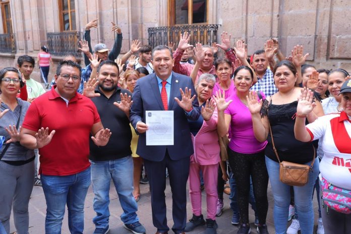 Juan Carlos Barragán solicita al gobierno del estado puente de acceso a Villas del Pedregal