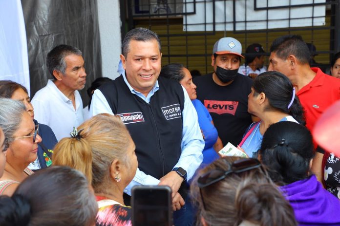 Juan Carlos Barragán entrega apoyos a locatarios del mercado Independencia
