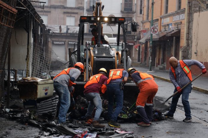 Gobierno Municipal comienza labores de limpieza en Mercado Independencia