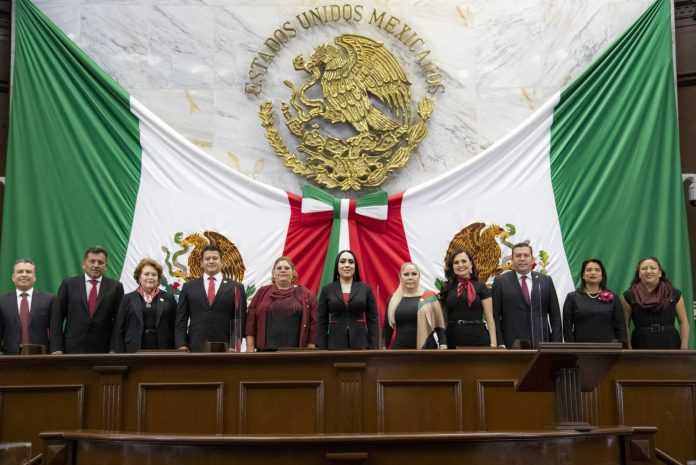 Sin importarle violar el debido proceso y haciendo uso ilegal de sus atribuciones, la diputada Guillermina Ríos, pidió a la Auditoría Superior de Michoacán investigar a los diputados integrantes de la Comisión Inspectora de la Auditoría Superior de Michoacán, en un intento de frenar la remoción del Auditor Superior.