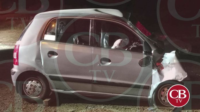 Un muerto y un lesionado deja un choque de auto en Acuitzio